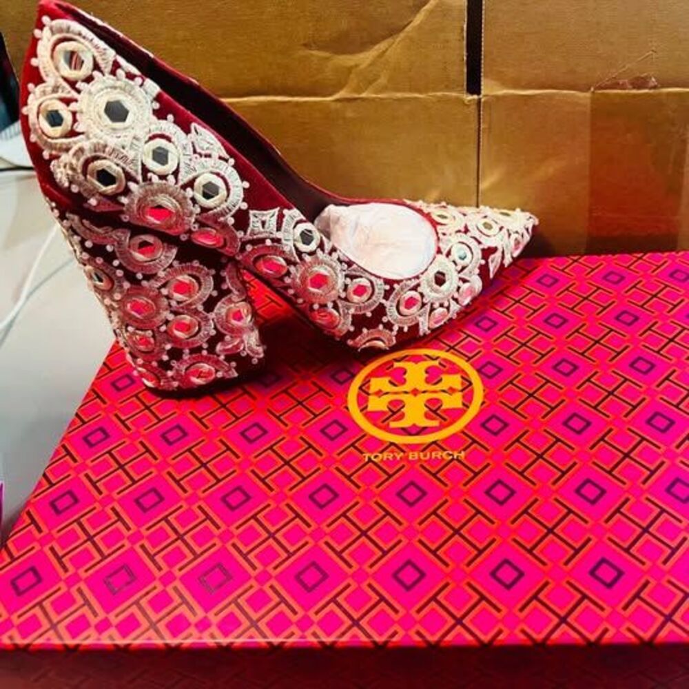 Tory Burch Francesca NIB size 6 Baroque embroidered, pearl studded, mirrored